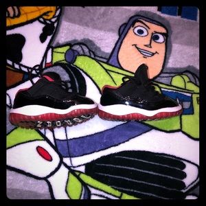 📬SOLD📬Jordan 11 bred 5c